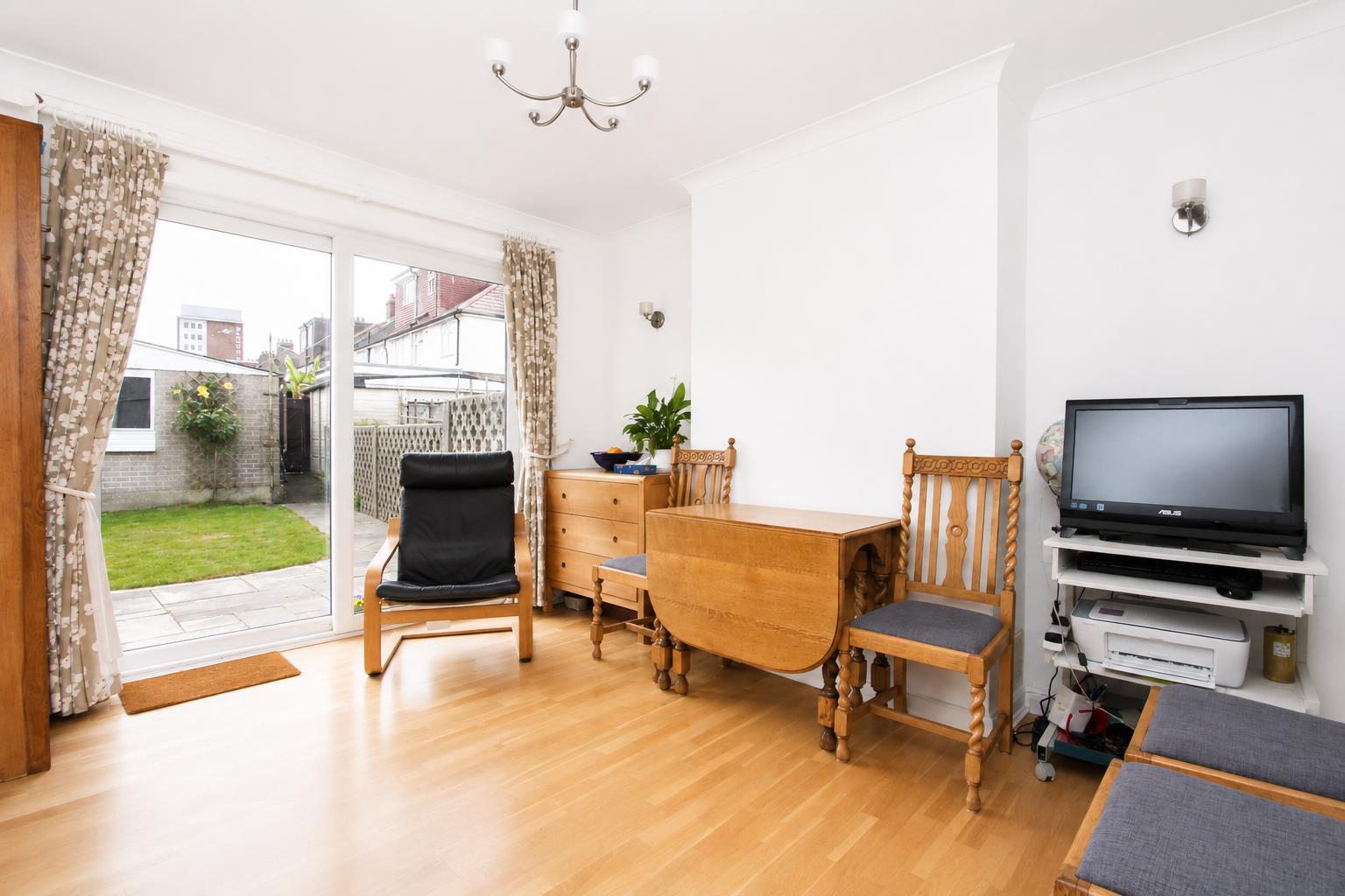 Godalming Avenue, Wallington
